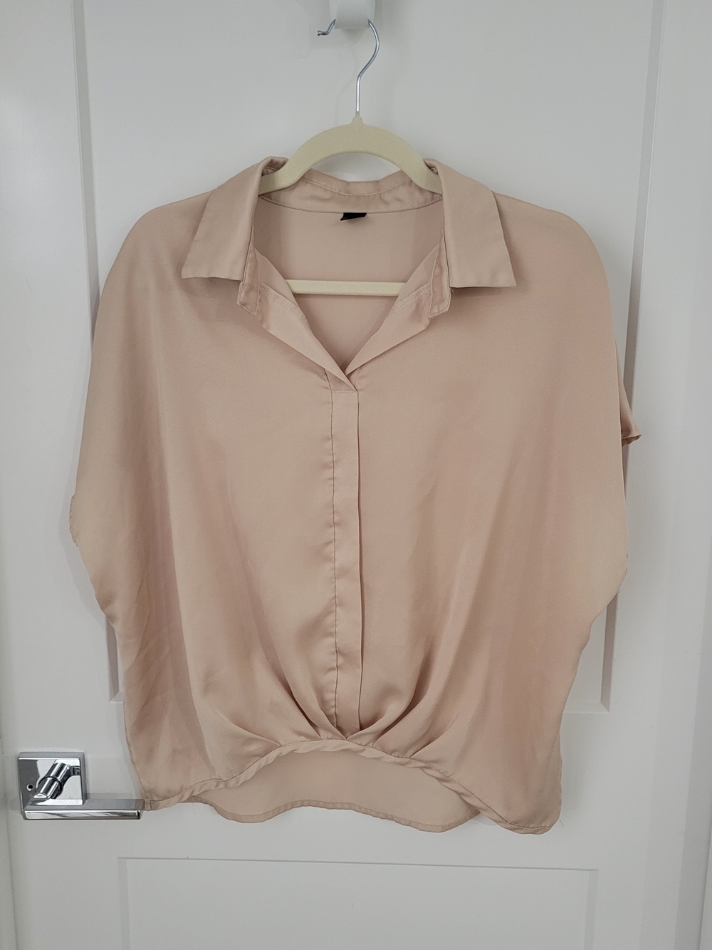 SHEIN Blush Cream Twist-Hem Button Front Top